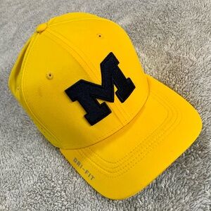 Michigan Wolverines 〽️ flex hat